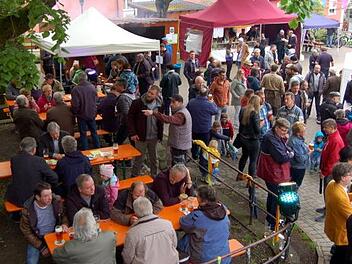 Der idyllische Biergarten der ehemaligen Brauerei Winkler lud zum Verweilen und Genießen ein.  Fotos: Andrea Spörlein