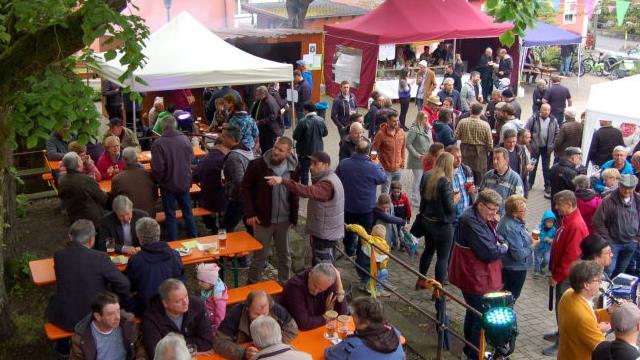 Der idyllische Biergarten der ehemaligen Brauerei Winkler lud zum Verweilen und Genießen ein.  Fotos: Andrea Spörlein