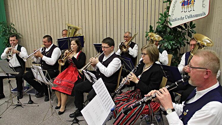 Die Fränkische Volksmusik Gereuth begleitete den Jahresempfang der Gemeinde Untermerzbach musikalisch. Foto: Helmut Will