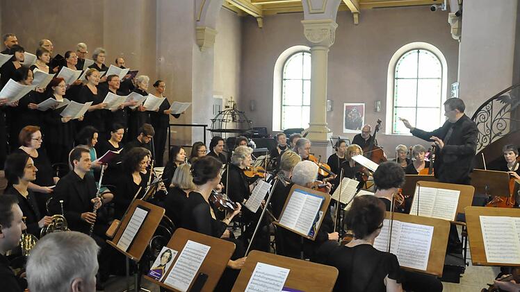 Balsam für Herz und Seele, für Geist und Sinne, so kann man den Kantatengottesdienst in der Erlöserkirche bezeichnen. Foto: Peter Klopf