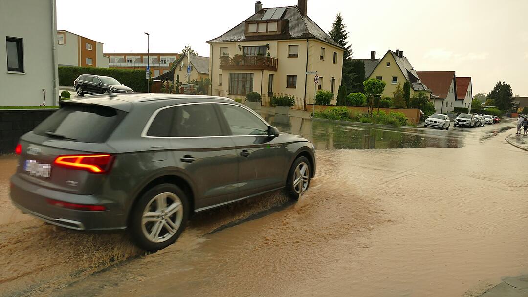 Kräftige Unwetter halten Mittelfranken im Atem