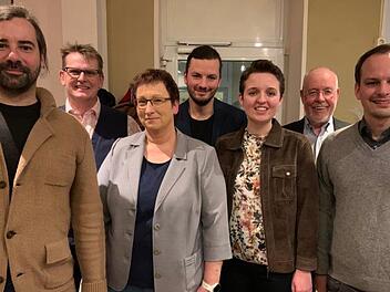 Die Top 7 der FDP-Kandidaten (v.&nbsp;l.): Sebastian K&ouml;rber, Roland Kraus, Antje M&uuml;ller, Sebastian Wieg&auml;rtner, Alexandra Dittrich, Reinhard Stang und  Matthias Fischbach Foto: PR