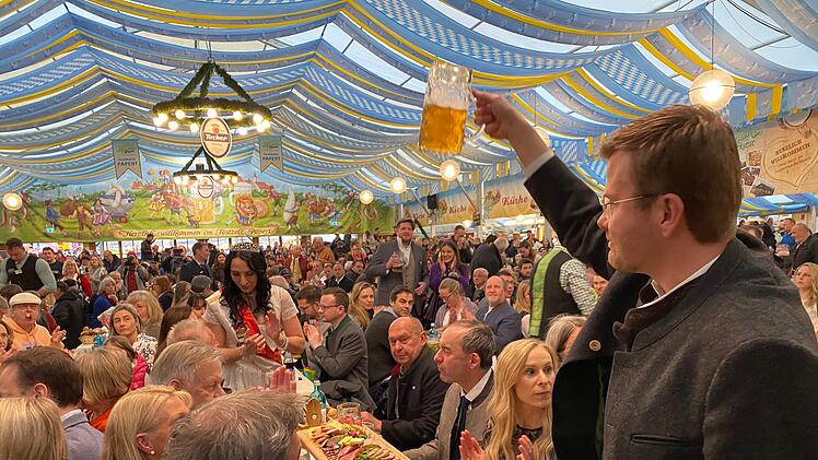 O'zapft is! Das Fr&uuml;hlingsfest am Dutzendteich beginnt