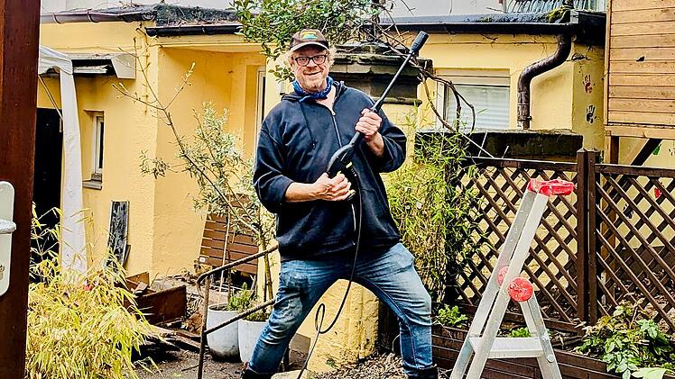 Der Vogelsgarten war erst im Mai 2025 von Cornelis Sturm (Bild) gemeinsam mit Donald Kirkland wiederer&ouml;ffnet worden.