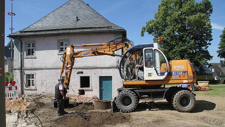 Komplett umgebaut wird derzeit der Pressecker Kindergarten.Dort entsteht eine Krippe mit zwölf Plätzen. Die Kosten des Projekts belaufen sich auf über eine Million Euro. Fotos: Sonja Adam
