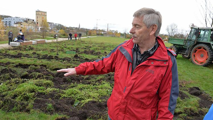 Josef Nagengast von der Landesanstalt für Weinbau und Gartenbau  Foto: Ronald Rinklef