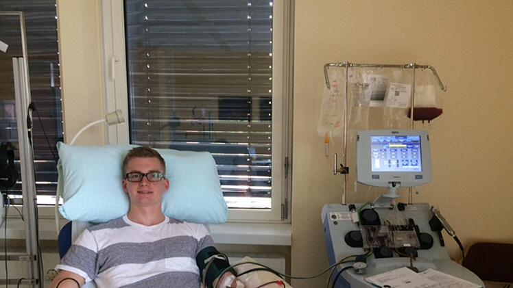Jannik Sambale bei der Stammzellenspende in Dresden.  Foto: privat