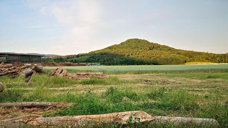 Das Bild zeigt nicht den  künftigen Standort der Kompostanlage. Es zeigt die Mettermich von Breitenbach aus gesehen. In diesem Bereich könnte es mit einer möglichen Ortsumgehung von Breitenbach und Mitgenfeld eng werden. Foto: Marion Eckert