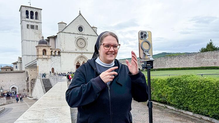 Als im Fr&uuml;hjahr 2026 die Gebeine von Franz von Assisi erstmals ausgestellt werden, lassen sich das Geistliche wie die Franziskaner-Schwester Ida Vorel nicht entgehen.
