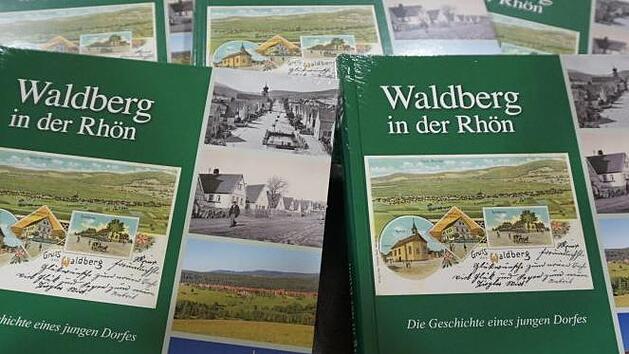 Waldbergs Chronik ist rechtzeitig vor dem Weihnachtsfest erschienen. Foto: Marion Eckert