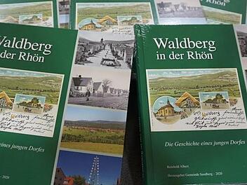 Waldbergs Chronik ist rechtzeitig vor dem Weihnachtsfest erschienen. Foto: Marion Eckert