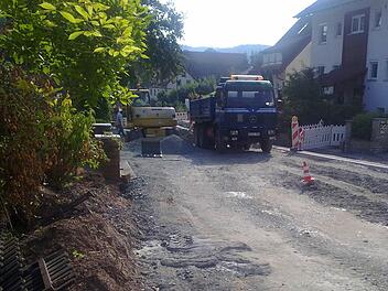 Die Anlieger haben die Abrechnungsbescheide für den Vollausbau der Mangersreuther Straße erhalten. Foto: privat