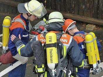 Personell und technisch ist die Thuisbrunner Feuerwehr gut ausgestattet, doch das Feuerwehrhaus ist in die Jahre gekommen und muss dringend saniert und erweitert werden. Foto: Archiv