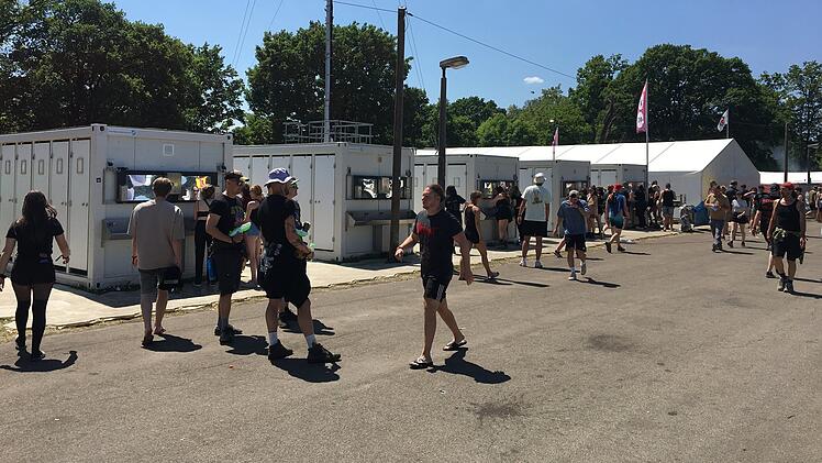 Nürnberg: Rock im Park 2023 - das sagen Festival-Besucher zu Duschen und Toiletten