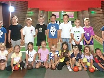Beim Diskokegeln in der Mehrzweckhalle Dormitz hatten die Kinder ihren Spaß.