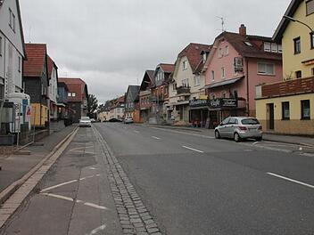 Ausführlich beschäftige sich der Marktgemeinderat mit der Neugestaltung und Aufwertung der Ortsdurchfahrt im Bereich der Coburger-und Kronacher Straße. Foto: Herbert Fischer