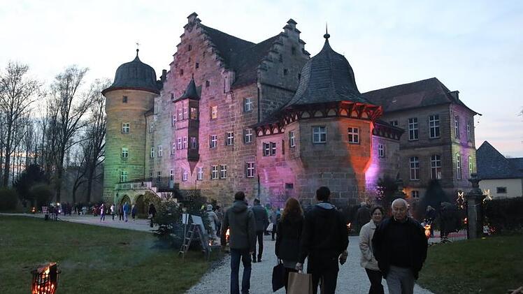 Heuer wird auch der Schlosspark ins Geschehen einbezogen - ab 17.30 Uhr für die sehenswerte Licht-Installation.  Foto: Barbara Herbst