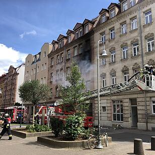 Wohnung geht in Flammen auf
