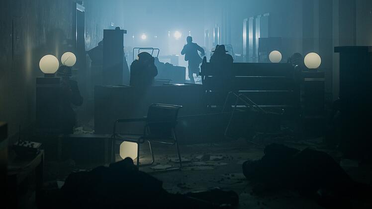 Chaos und Gewalt: Der Prager Aufstand wirft die Mordermittlungen durcheinander.