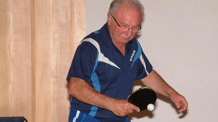 Ein unerwartetes Unentschieden erreichte in der 2. Kreisliga der TSV Stockheim II beim SC Haßlach. In dieser Partie blieb der Stockheimer Reinhard Räther in seinen beiden Einzeln und im Doppel zusammen mit Hans-Josef Detsch unbezwungen. Foto: Hans Franz