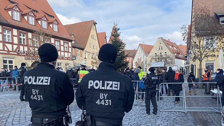 Querdenker-Bewegung demonstriert erneut in Lauf