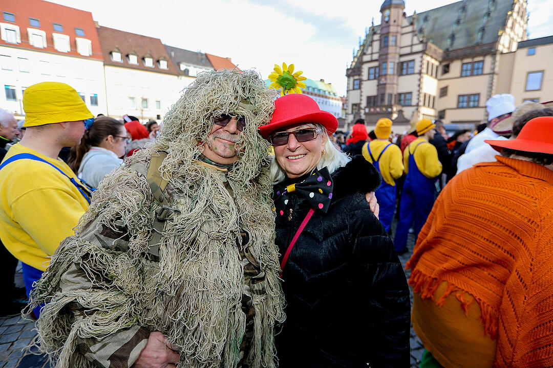 Große Party nach dem Faschingsumzug am Marktplatz.