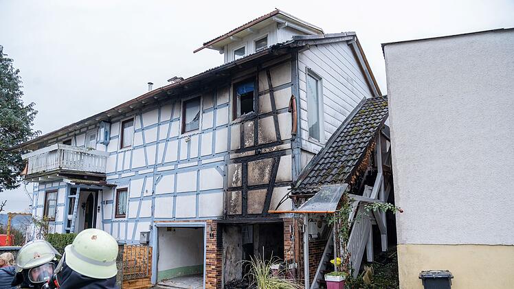 Lichtenfels: Fachwerkanwesen in Brand - Rauch alarmiert Anwohner