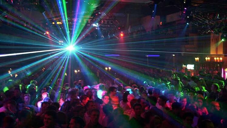 Der erste Vorfall ereignete sich im April 2015 im Umfeld einer Discothek. Symbolfoto: Martin Schutt/dpa
