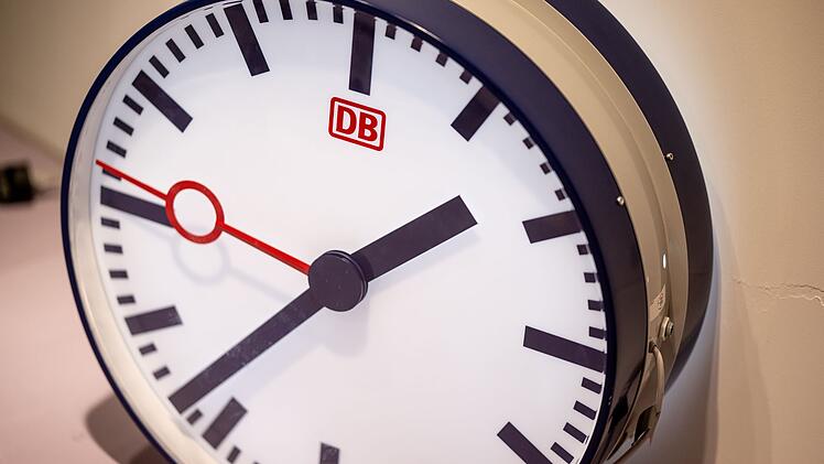 Bahn-Uhr