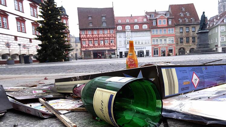 So sah es am Neujahrsmorgen auf dem Coburg Marktplatz aus.Foto: Jochen Berger