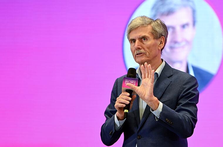 Dudenhöffer kritisiert neue Elektroförderung