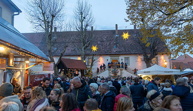 R&ouml;delsee, Traditioneller Weihnachtsmarkt rund um das Schloss