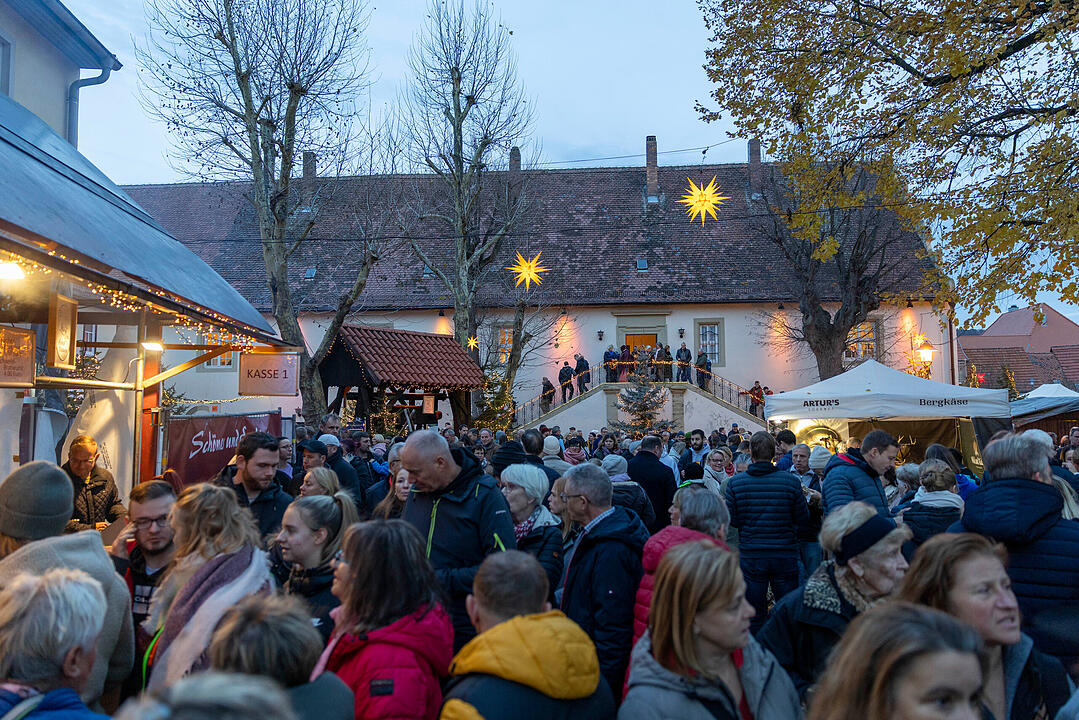 R&ouml;delsee, Traditioneller Weihnachtsmarkt rund um das Schloss