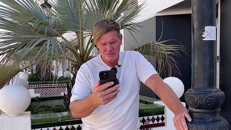 In Marbella bekommt Steff eine seltsame Nachricht.