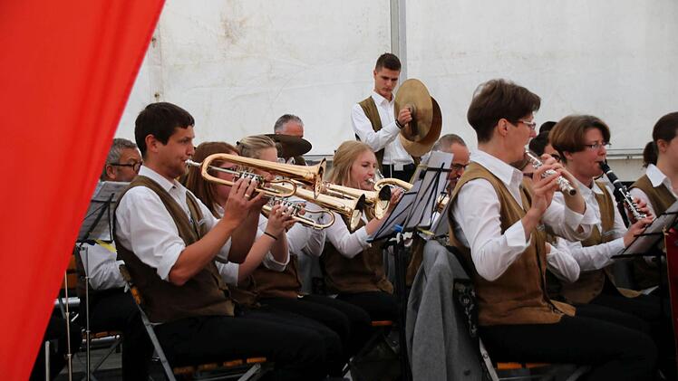 Impressionen vom Coburger "Lokalklang" am Sonntag: Blaskapelle MeederFoto: Jochen Berger