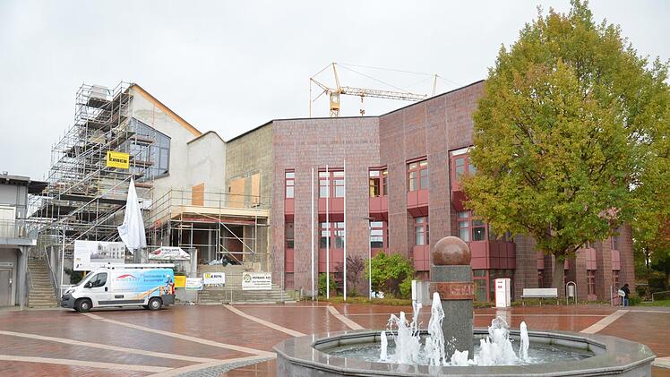 Der Haupteingang ist zurzeit nicht passierbar.