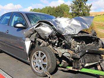 Auffahrunfall mit drei Verletzten. Symbolbild: NEWS5 / Merzbach