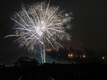 Ab Silvester 2019 wird in der Bayreuther Innenstadt kein Feuerwerk mehr zu sehen sein. Das entschied der Stadtrat Bayreuth. Symbolbild: Jochen Berger