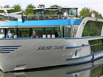 Die "Swiss Tiara" brachte die ersten Flussschifffahrt-Touristen nach Forchheim.  Foto: Josef Hofbauer