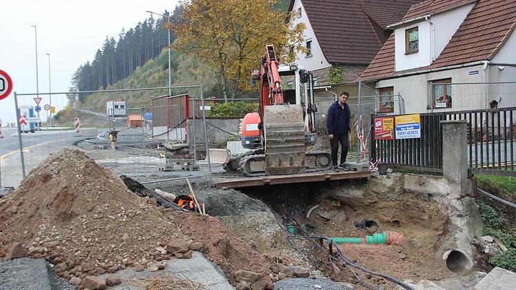 Im Randbereich des Kreisels sind noch Arbeiten nötig. Foto: Friedwald Schedel