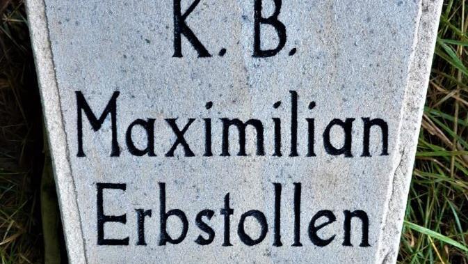 Schlussstein des Maximilian-Erbstollens am Haßlachfluß.