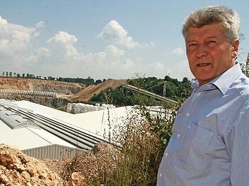 Maxit-Geschäftsführer Hans-Dieter Groppweis wird heute 70. Unser Foto entstand bei einem Porträt über den Unternehmer anlässlich der Verleihung der Goldenen Bürgermedaille des Marktes Kasendorf im Jahr 2012.