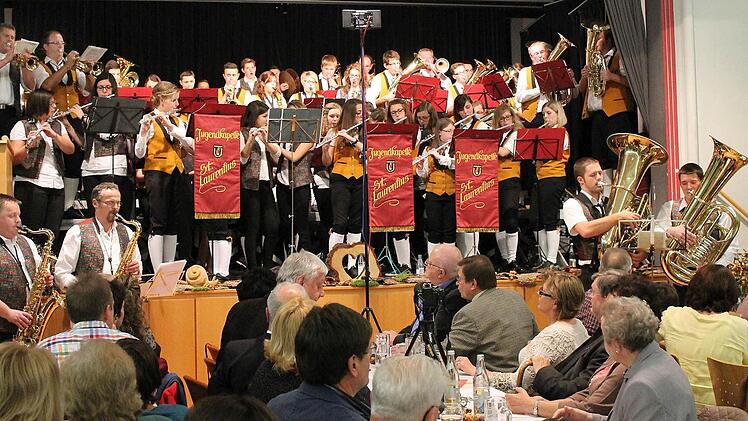 Die Obertrubacher und Gößweinsteiner musizieren gemeinsam. Foto: pr