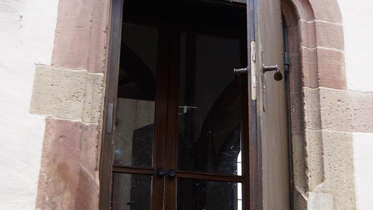 Ebener Zugang zur Kirche in Hammelburg. Foto: Arkadius Guzy