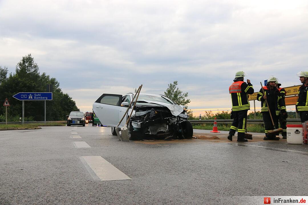 Unfall an der Anschlussstelle Hirschaid: Zwei Verletzte