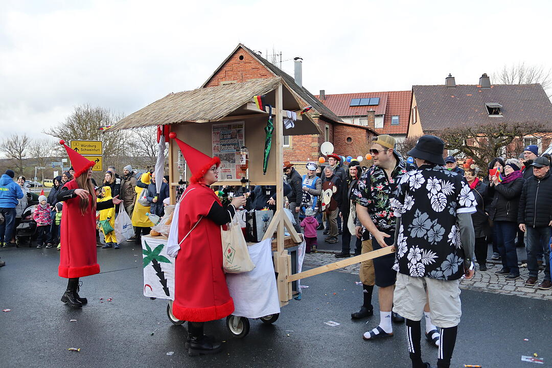 Die Hauptstrasse wurde zur Partymeile