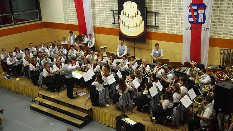 Das Symphonische Blasorchester Küps bei seinem Geburtstagskonzert   Foto: Jasmin Pohl