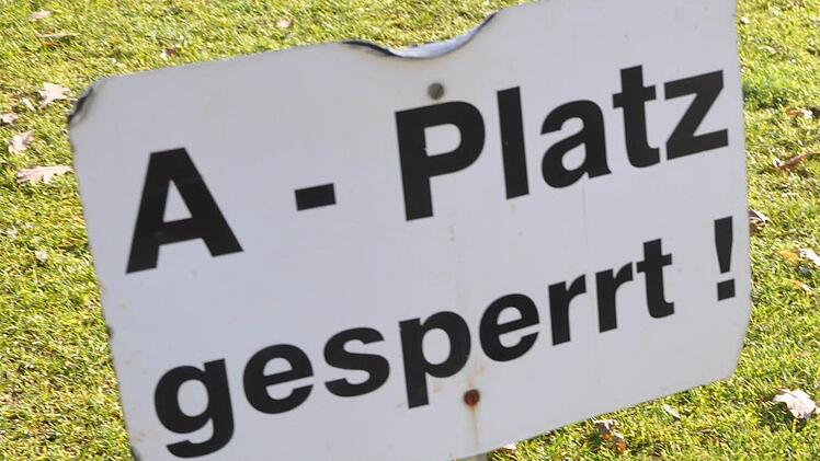 Nichts geht im Seetal-Stadion: Wegen der Niederschläge war der Platz unbespielbar, das Derby gegen Oesdorf fiel aus.