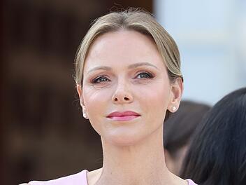 Nach dem Tod von Giorgio Armani hat Charl&egrave;ne von Monaco mit einer pers&ouml;nlichen Erinnerung Abschied vom verstorbenen Modesch&ouml;pfer genommen.