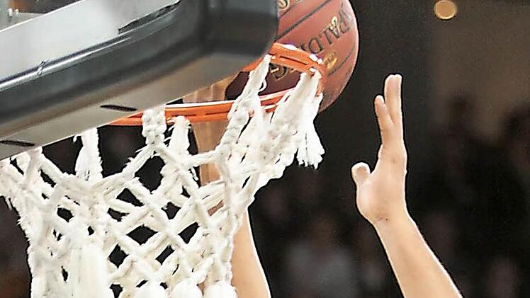 Elias Harris ging zuletzt gegen Oldenburg mit viel Energie zu Werke. "Er hat sehr gut gespielt", lobte Trainer Trinchieri den Power Forward. In der zweiten Halbzeit erhielt der Nationalspieler aber nur wenig Einsatzzeit, weil der Trainer auf größere Spieler setzte. Foto: sportpress